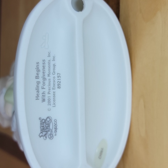 2001 Precious Moments "Healing Begins With Forgiveness" Figurine - Picture 7 of 8